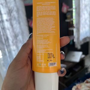 Dot & Key Vitamin C + E Super Bright Sunscreen