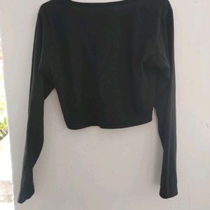 Black Full Sleeve Crop Top