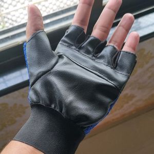 NEW - 2 Pair Of Gloves