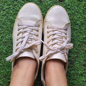 Dressberry Sneakers