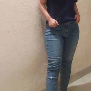 high waist jeans with tshirt