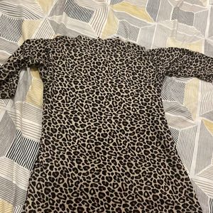 Trendy Leopard Print Stretchable Top For Women