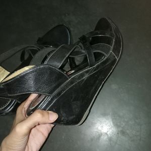 Black Wedges