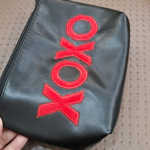 Maybelline XOXO POUCH