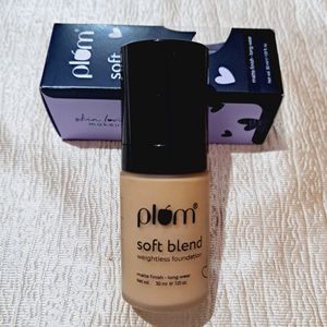 Plum Foundation IN Just 350rs