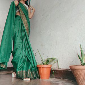 Beautiful Green 💚 Saree...With Border Light Weigh