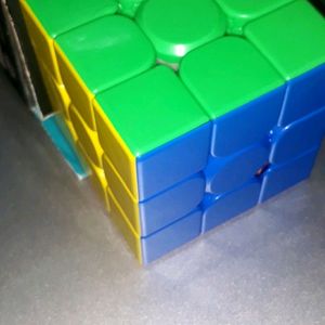 RUBIKS CUBE 2X2 AND 3X3 COMBO IN 199