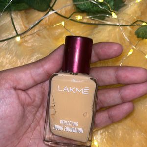 Lakme Perfecting Liquid Foundation