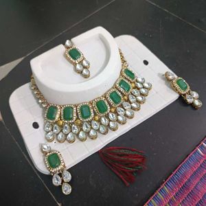 Green Necklace Set