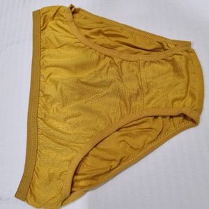 Goldenish Brief