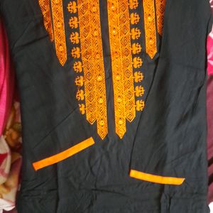 Black Embroidered Kurta