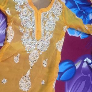 Chin kari Kurti