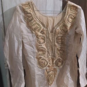 Sequins,Pearls & Golden Thread Neck Designed Kurta