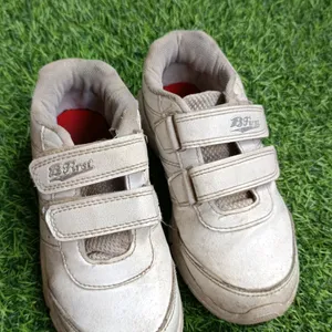 6 Year Old White Bata School Shoes