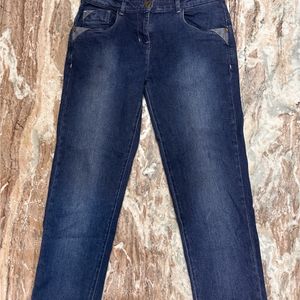 Slim Fit Trendy Ladies jeans