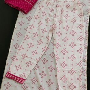 Pink Bandhej Kurta With White Pant And Dupatta