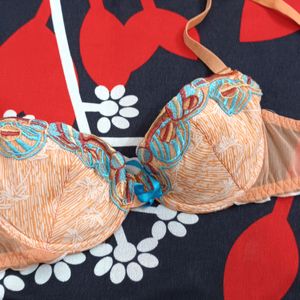 Soft Padded Bra 32 B