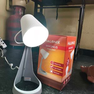 Halonix Magnus Desk Light