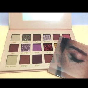 Huda Nude Eyeshadow Palette