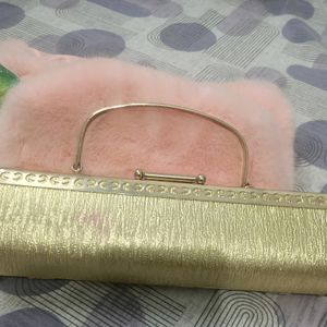 Elegant Golden Culch Purse