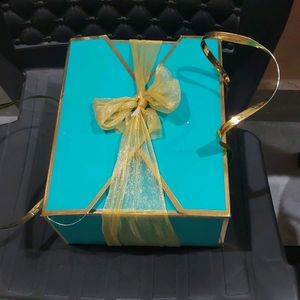 Golden Handle Packing Box