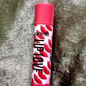 Lipbalm Which Looks Like Lipstick And Long-lasting