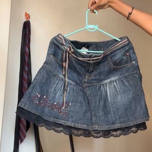 denim mini skirt w lace details