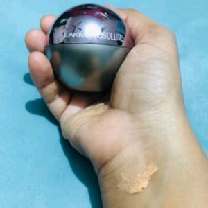 Lakme Absolute Mouse Foundation