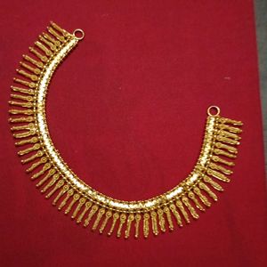 Gold Pleated Necklace