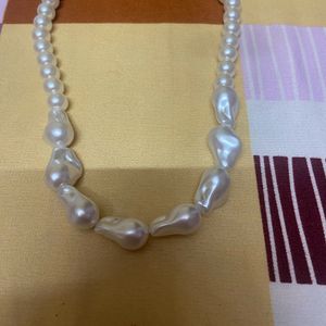 Authentic Elegant  Trendy Rich Pearls Necklace