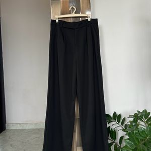 Black Highwaist Pants