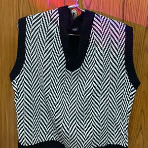 Sweater Vest Striped Black & White