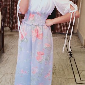 Cute Korean Jumpsuit 🤍🎀 (In New Condition)