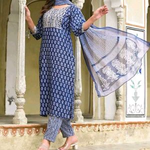 Floral Printed Kurta & Pant Set With Dupatta