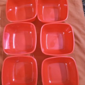 6 Pc Plastic Bowls New With Out taG