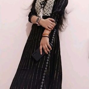 Elegant Black Traditional Outfit