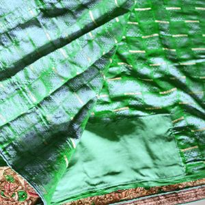 Dual Tone Green Colour Saree With Stitched Blouse