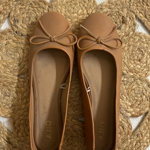 Brown ballerinas