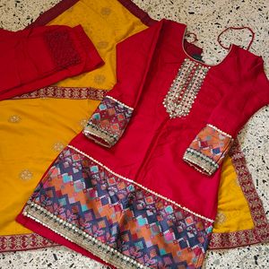 Flat 700 Embroidery Ethnic Suit