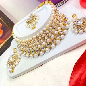 WHITE  COLOUR PARTY WEAR JEWELLERY NEW PIEC