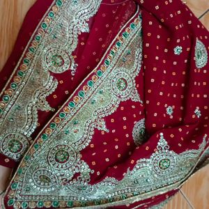 Maroon Coloured Saree.. Used But In Good Condition.. No Blouse. Good For Regular Use.. No Flaws