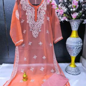 It's New Chikankari Kurti