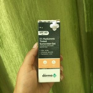 The Derma Co Hyaluronic Tinted Sunscreen