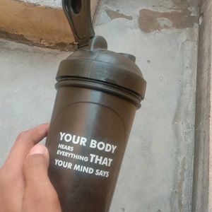 Virat Kohli🏏 Signed GYM Bottle