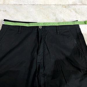 MAX COTTON CHINO BLACK SHORTS SIZE 32