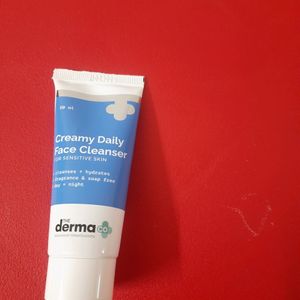 Derma Co Creamy Daily Face Cleanser