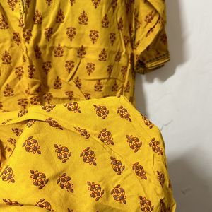 Yellow Avaasa Straight Kurtha