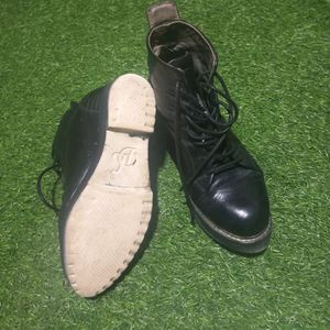 Lightweight Platform Boots