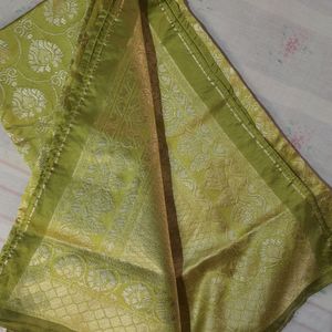 Parrot Green Banarasi Silk Saree With Earrings