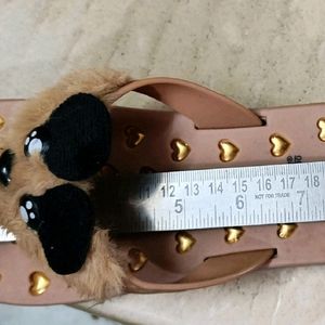 Cute Lightweight Slippers For Women..